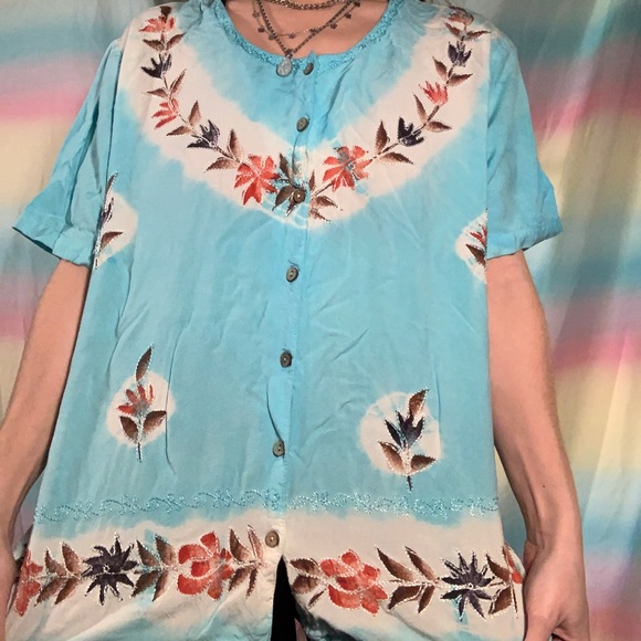 🌸 beautiful L.S.I blouse 🦋 - Picture 3 of 3